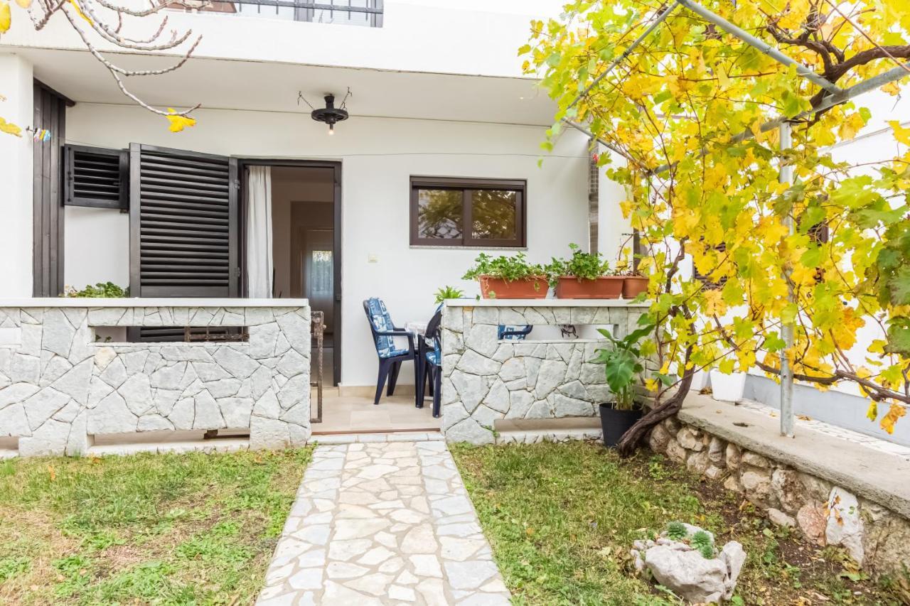 Apartments Sucur With Terrace Baska  Bagian luar foto