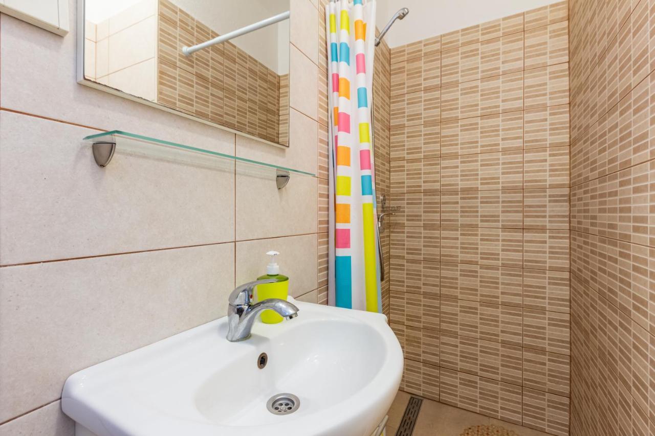 Apartments Sucur With Terrace Baska  Bagian luar foto