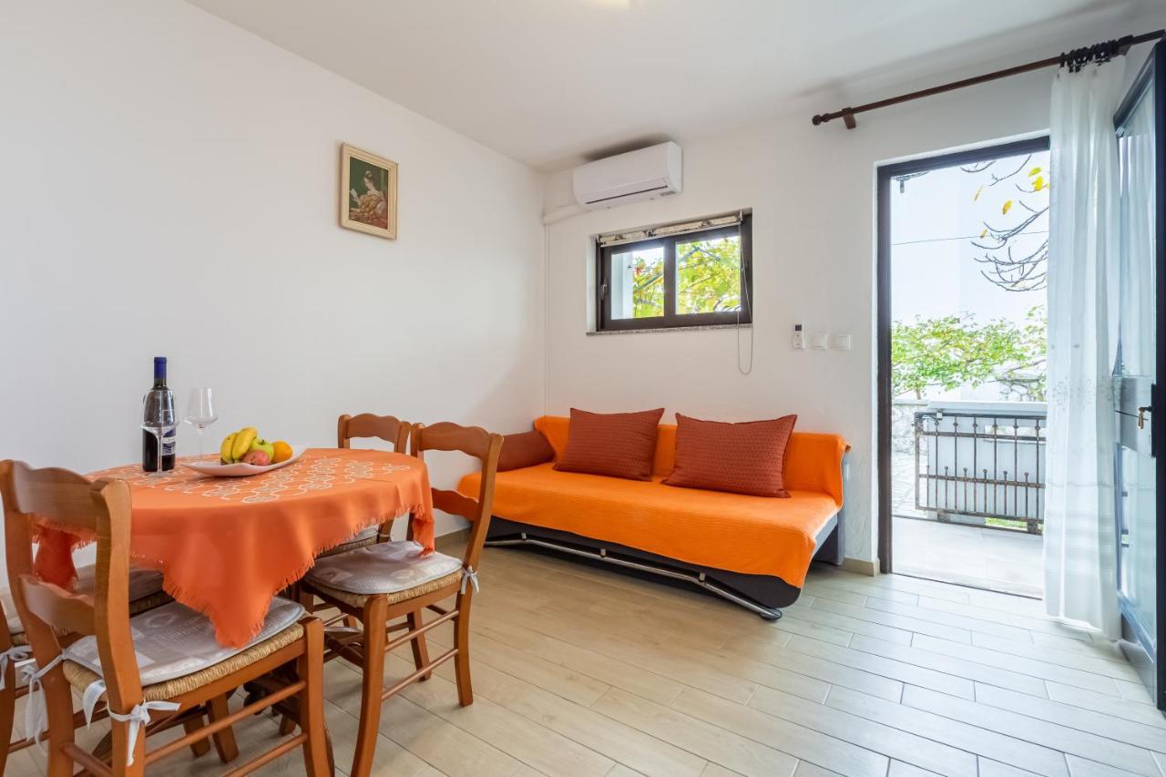 Apartments Sucur With Terrace Baska  Bagian luar foto