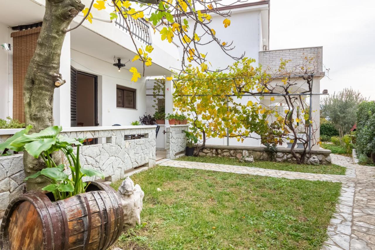 Apartments Sucur With Terrace Baska  Bagian luar foto