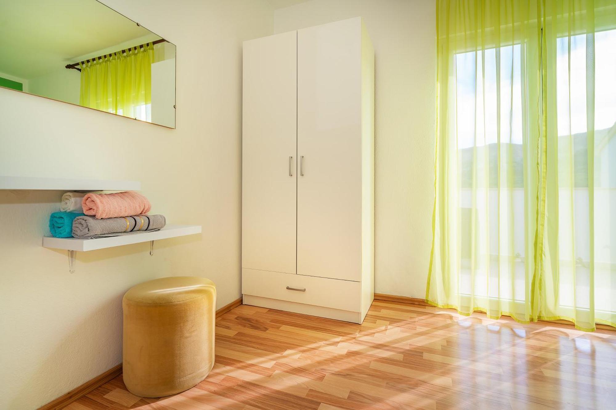 Apartments Sucur With Terrace Baska  Bagian luar foto