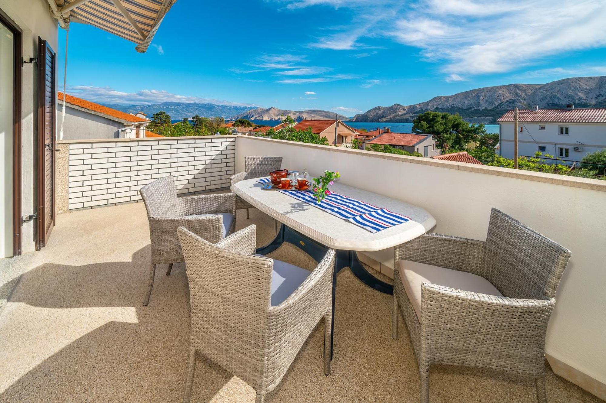 Apartments Sucur With Terrace Baska  Bagian luar foto