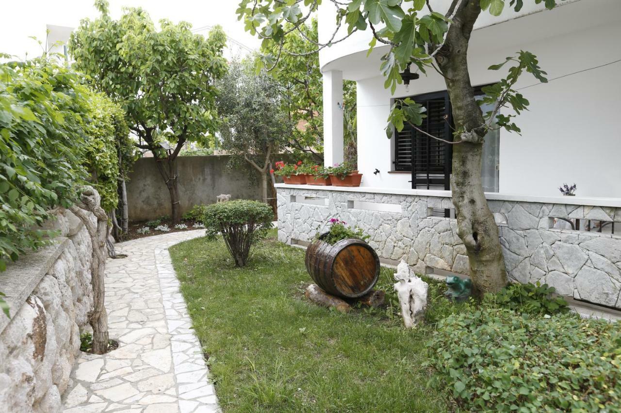 Apartments Sucur With Terrace Baska  Bagian luar foto